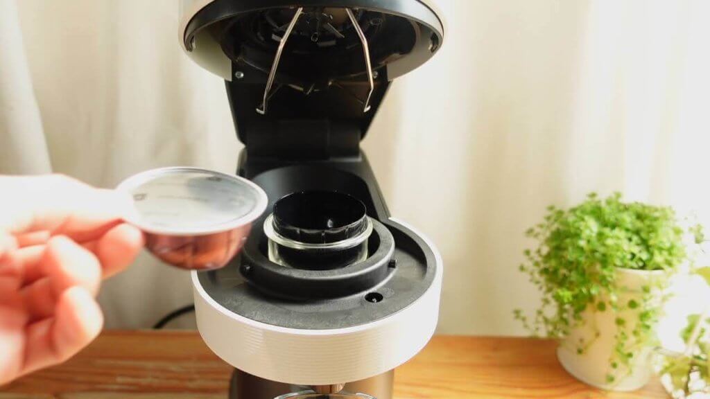 超高品質 ネスプレッソ カプセル式コーヒーメーカー ヴァーチュオ 